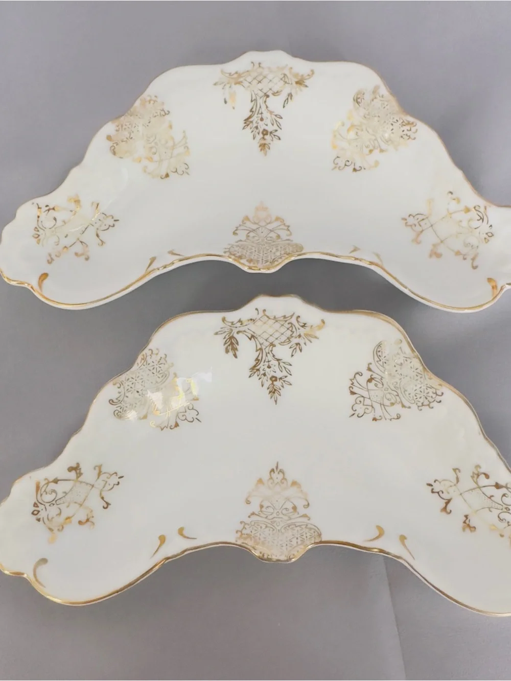 Set of 2 Vintage Andrea Sadek Porcelain Gold Design Bone Dishes Trinket Kidney